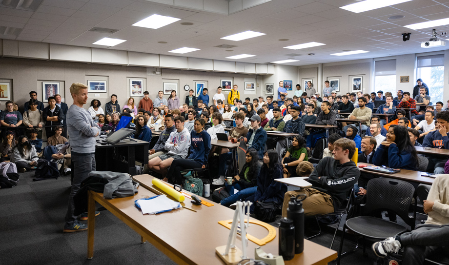 Reddit co-founder and CEO Steve Huffman with packed classroom of students