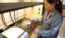 Chemical engineering Ph.D. student Mara Kuenen working in the lab
