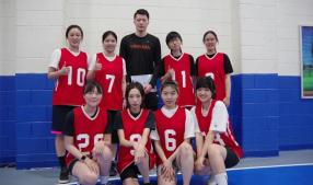 Mu with her basketball team
